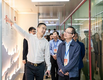 厦门市政协李钦辉副主席一行莅临Ag环亚集团旗舰平台集团考察调研